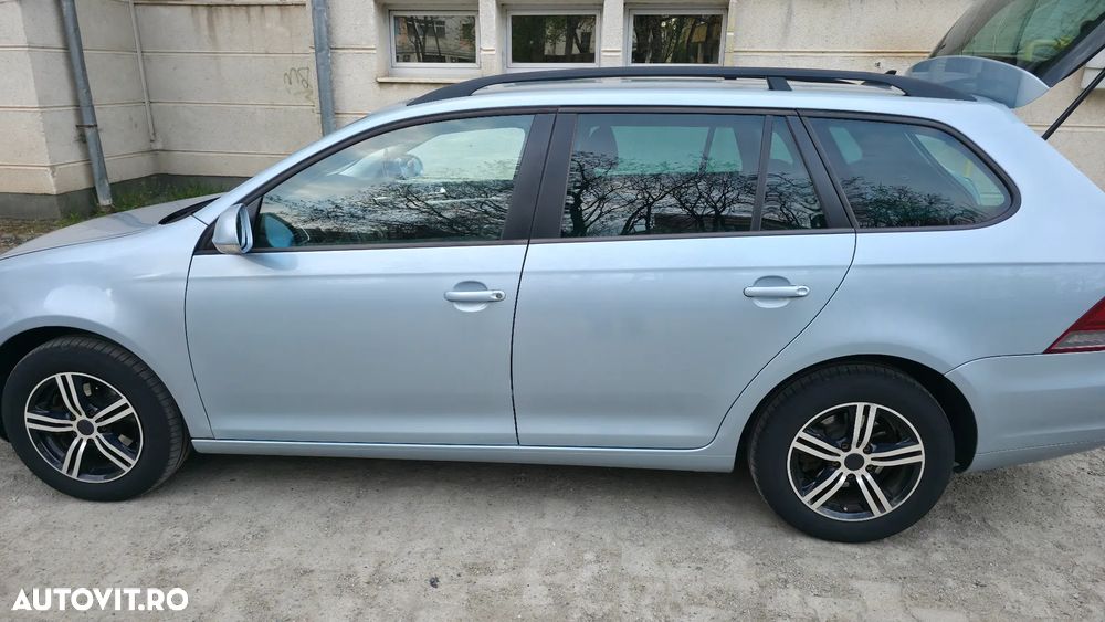 Volkswagen Golf 1.6 TDI DPF Comfortline - 23