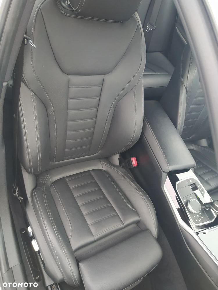 BMW Seria 3 330i Sport Line - 17