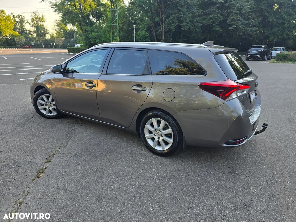 Toyota Auris 1.8 L VVT-i Sol+ - 4