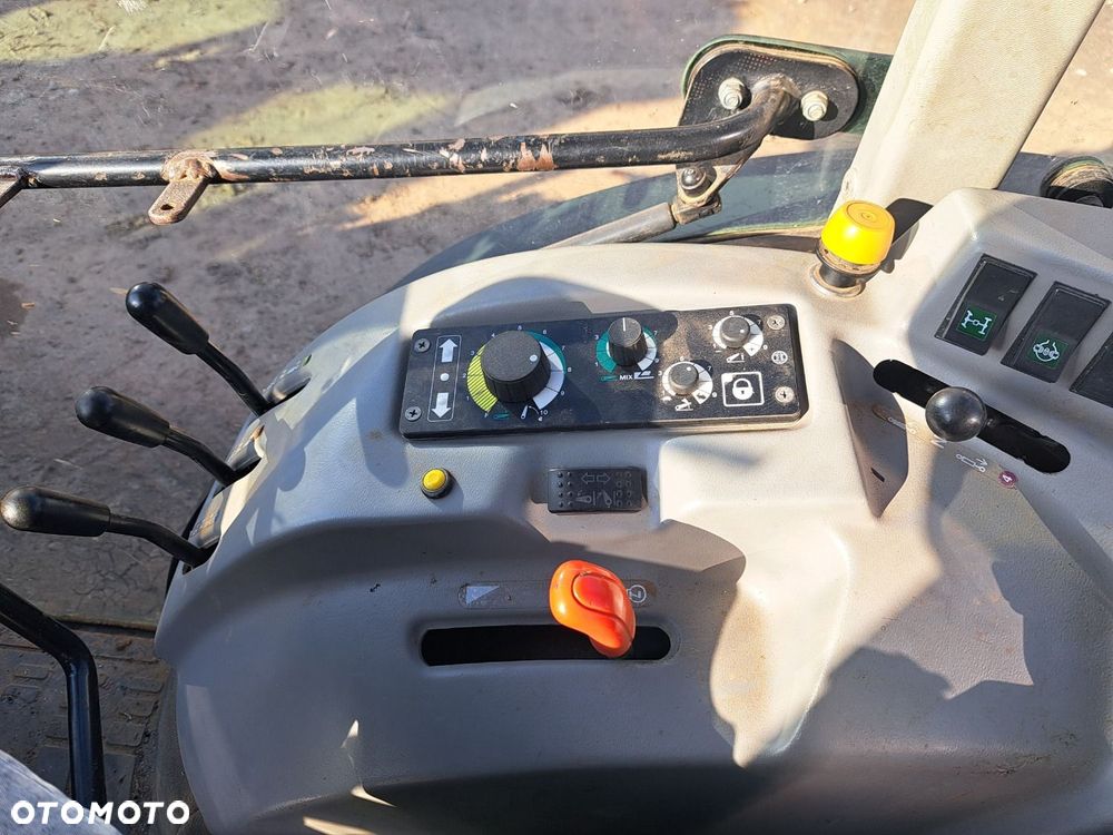 Claas Nexos 240F 4X4 - 19