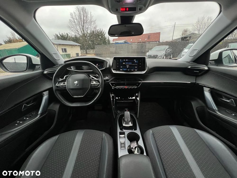 Peugeot 2008 1.5 BlueHDi Allure S&S EAT8 - 23