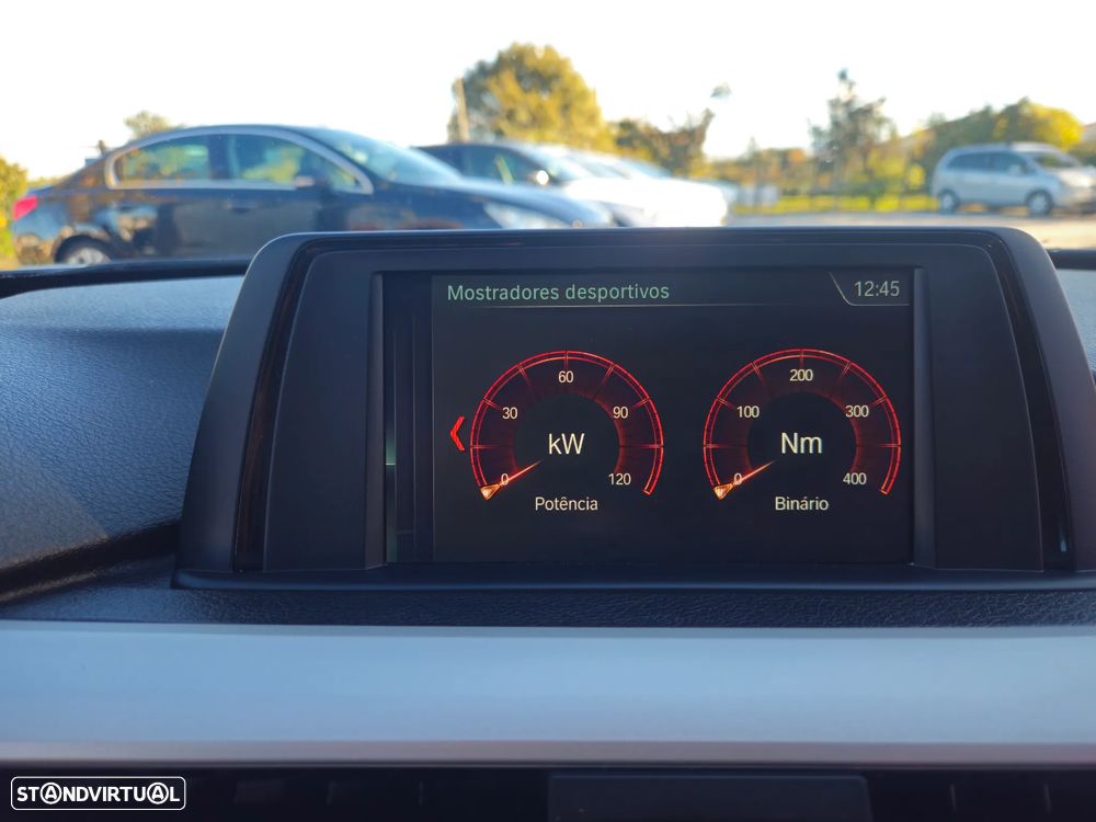 BMW 318 d Touring Advantage Auto - 34