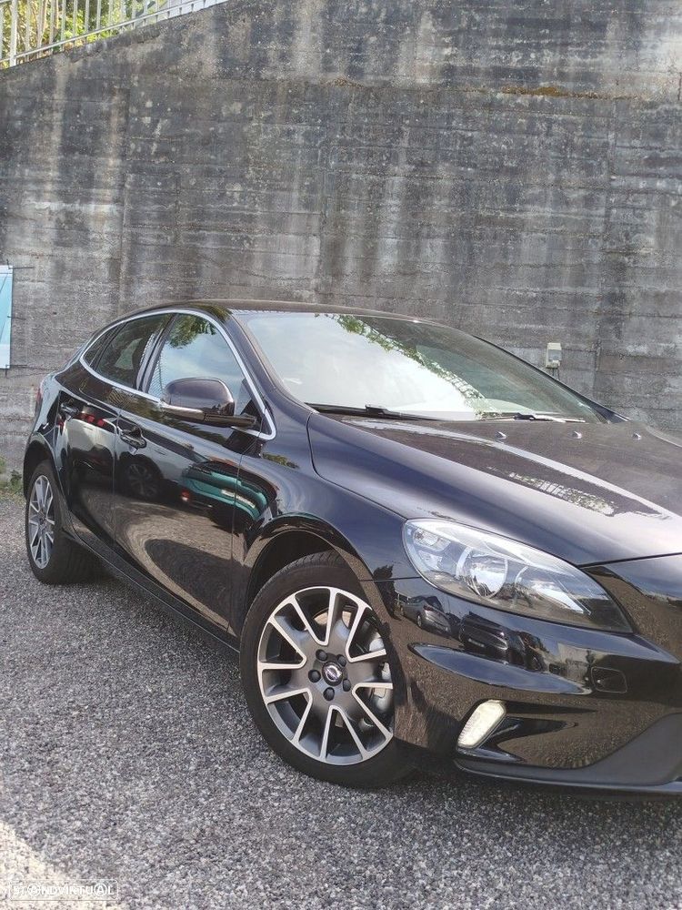 Volvo V40 2.0 D4 R-Design - 17