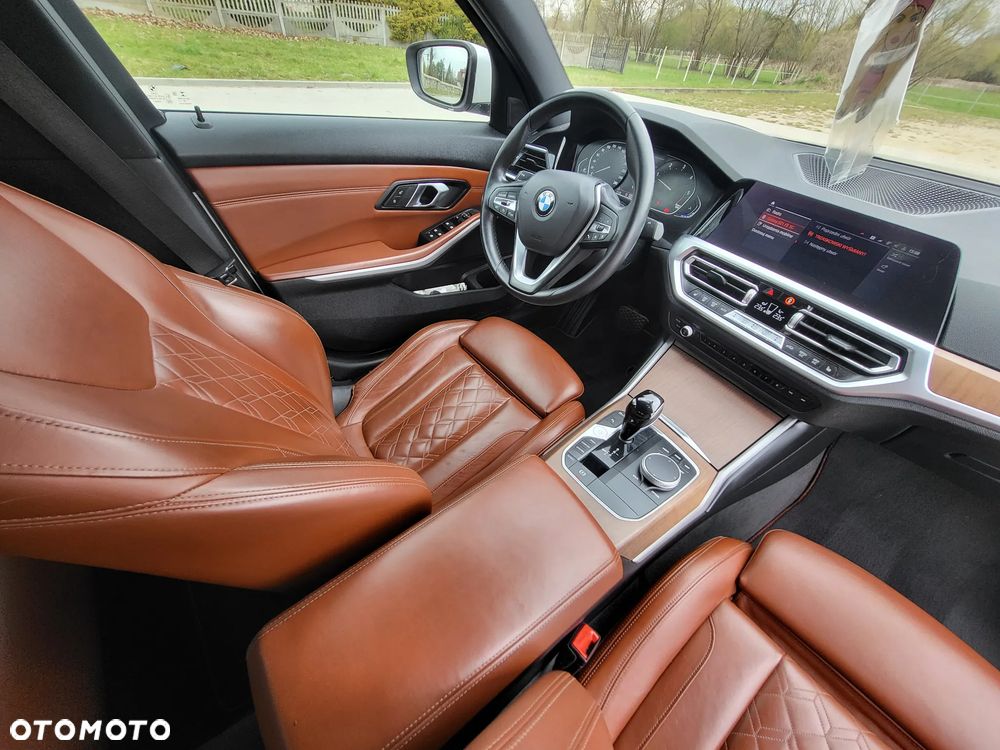 BMW Seria 3 318d Sport Line - 26