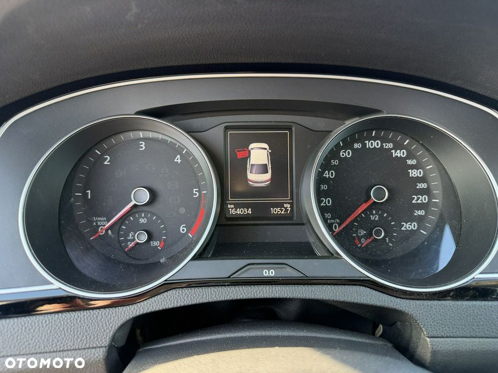 Volkswagen Passat - 18