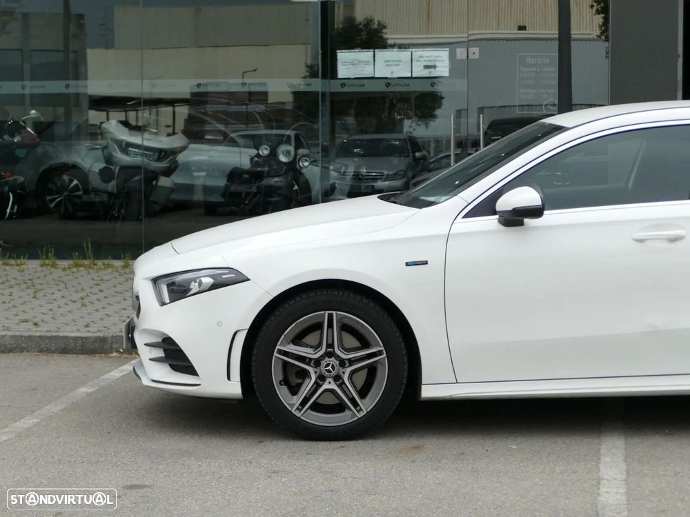 Mercedes-Benz A 250 e AMG Line - 16