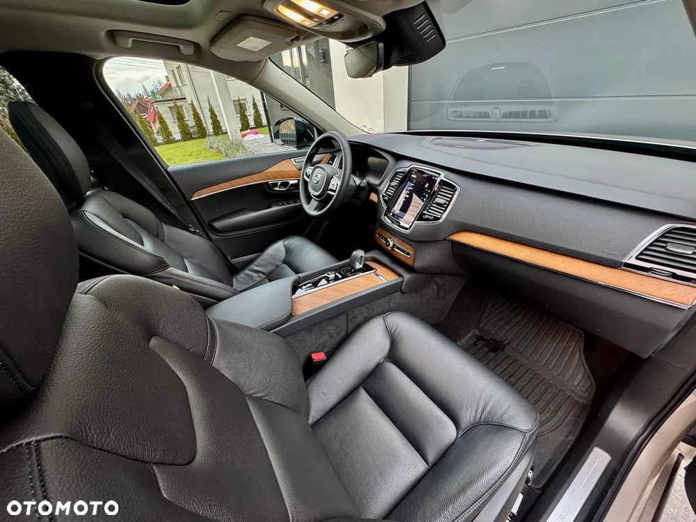Volvo XC 90 - 19