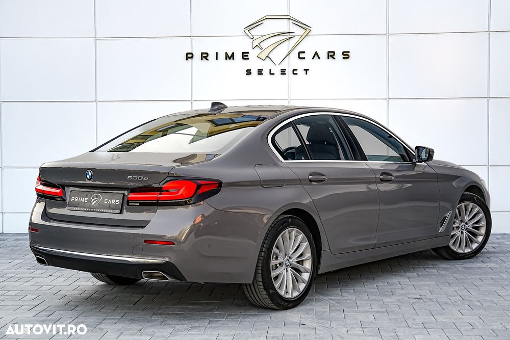 BMW Seria 5 530e Aut. Luxury Line - 4