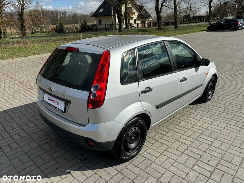 Ford Fiesta - 28