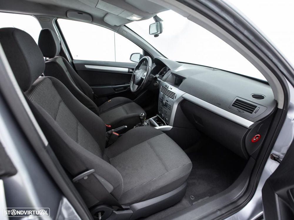 Opel Astra Sports Tourer - 9