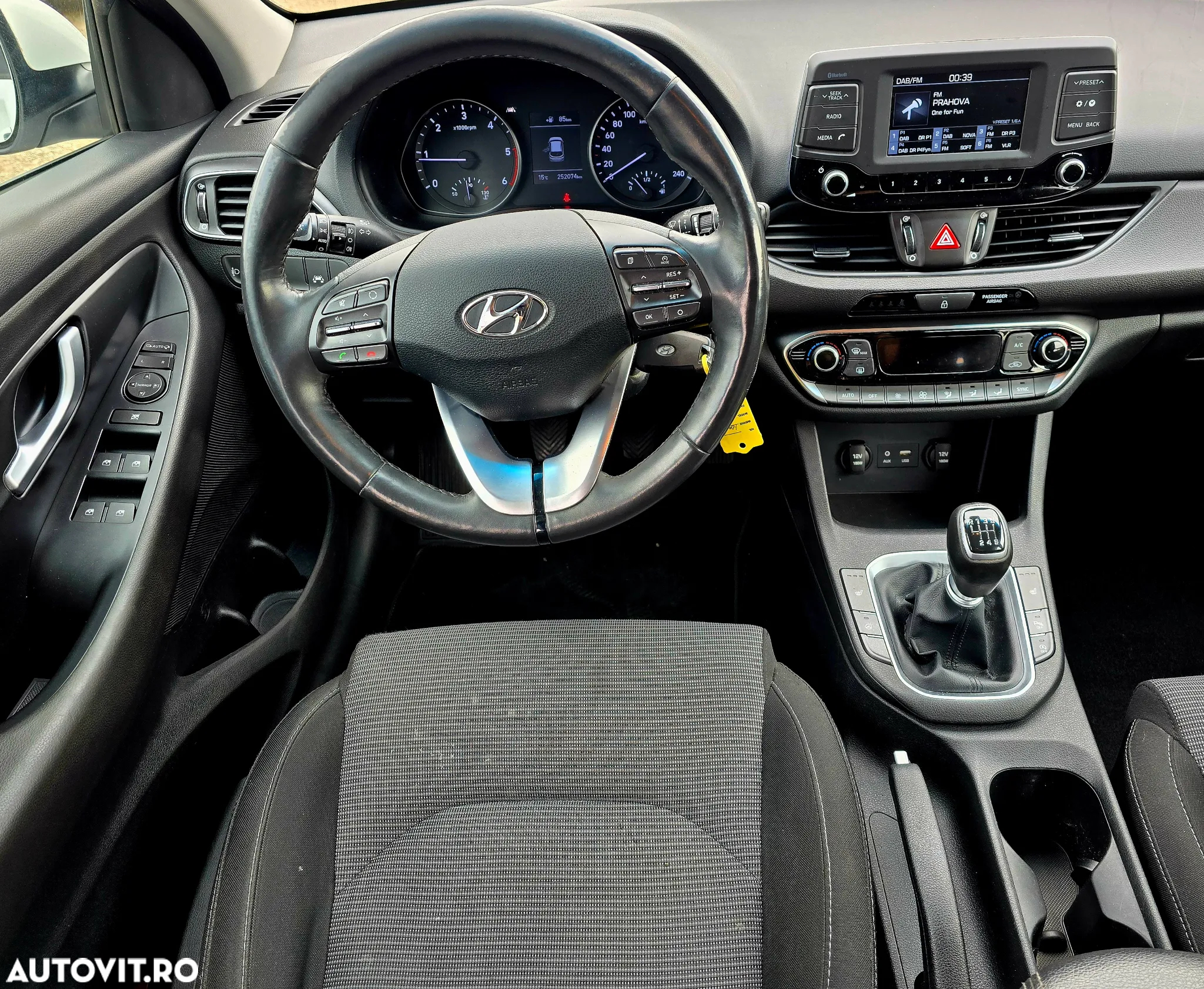Hyundai i30 blue Kombi 1.6 CRDi Style - 7