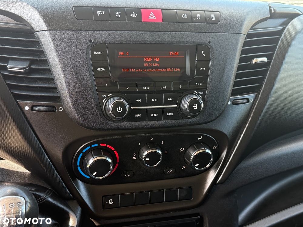 Iveco DAILY 70-180 180KM * 10 E.Palet Kontener *+Winda 1000KG BOGATA Opcja Wyposażenia!!! - 15