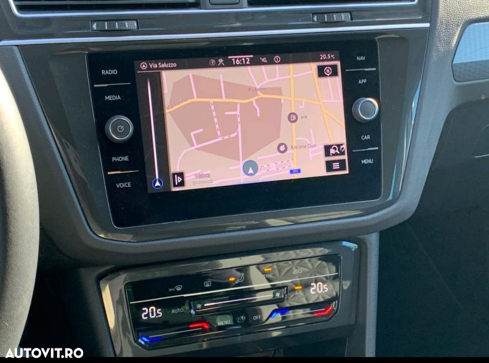 Volkswagen Tiguan - 12