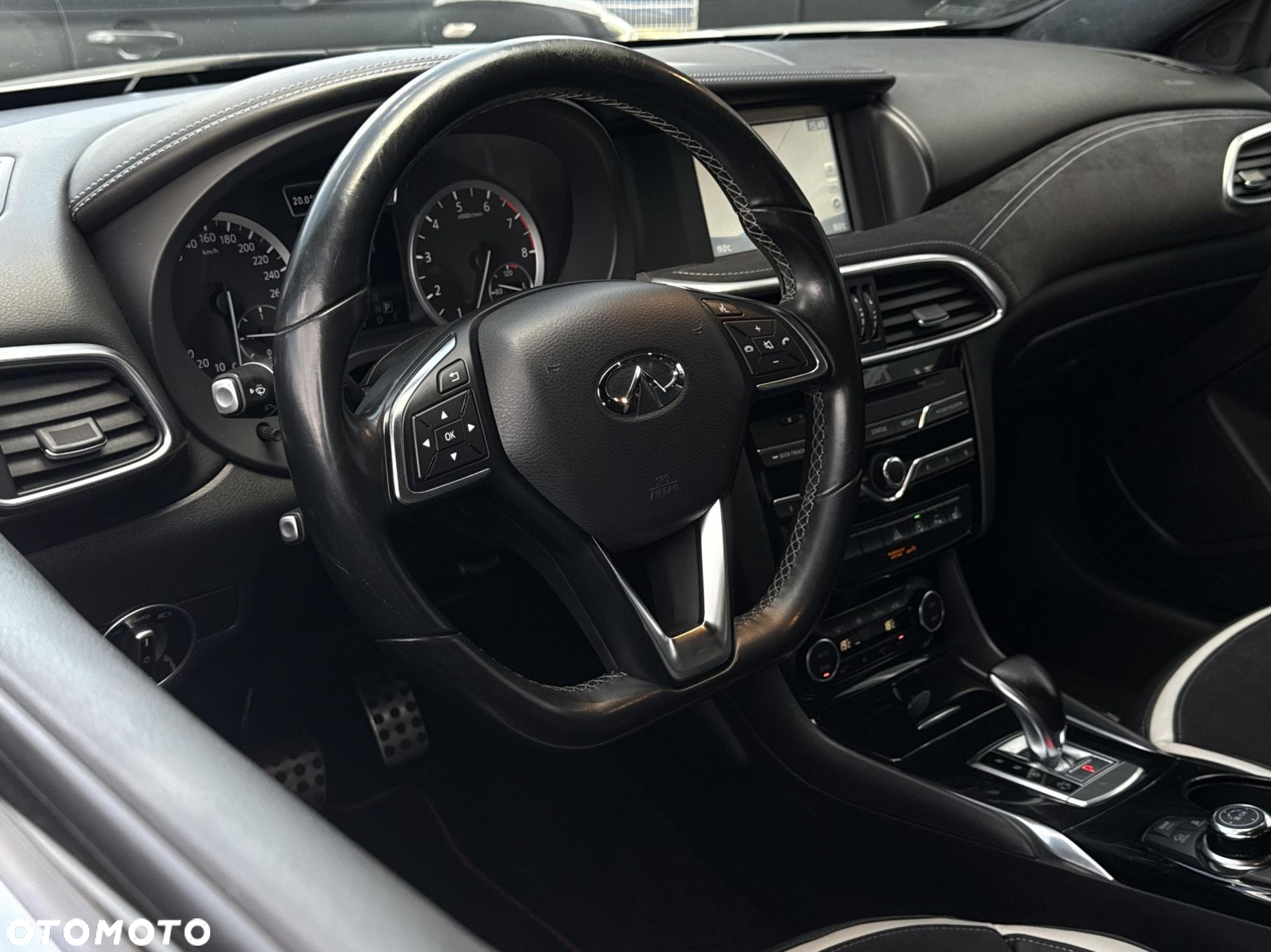 Infiniti Q30 2.0t Sport City Black AWD 7DCT - 9