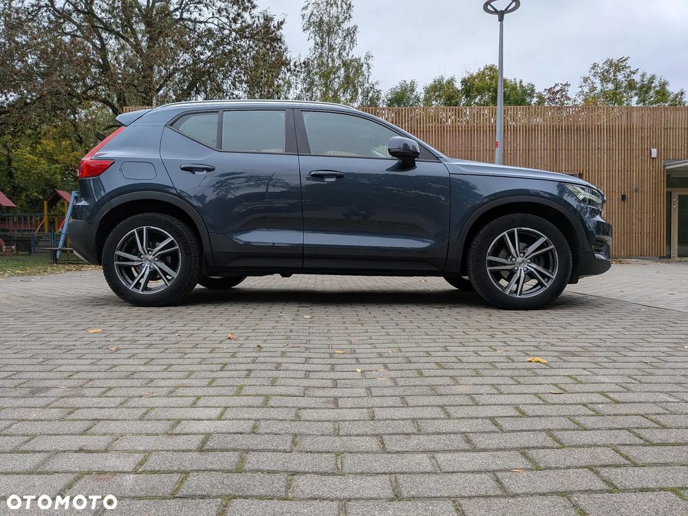 Volvo XC 40 T3 Momentum Pro - 4
