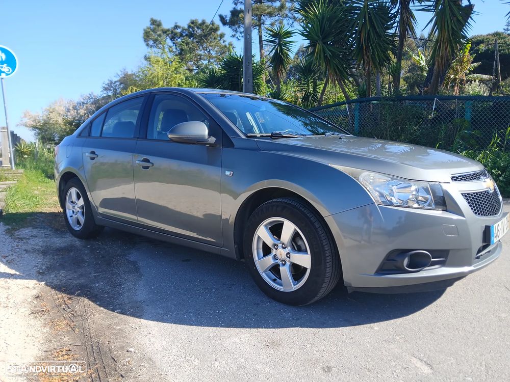 Chevrolet Cruze 1.6 LS - 4