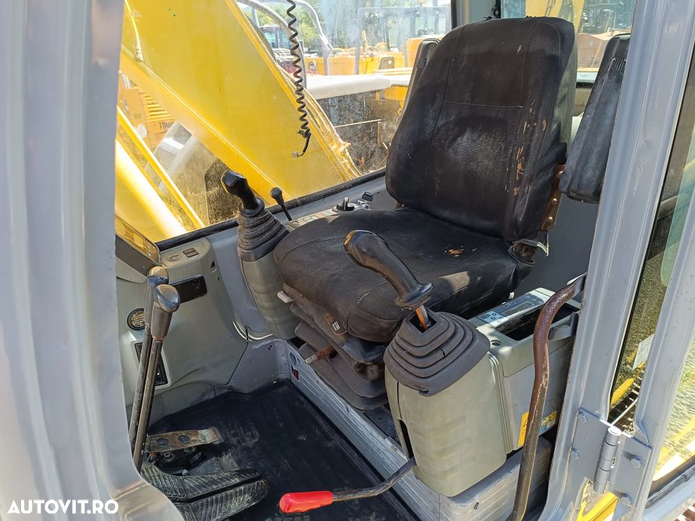 New Holland E135 SR - 11