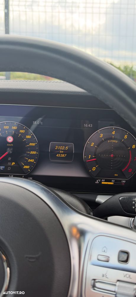 Mercedes-Benz E 200 4MATIC - 9