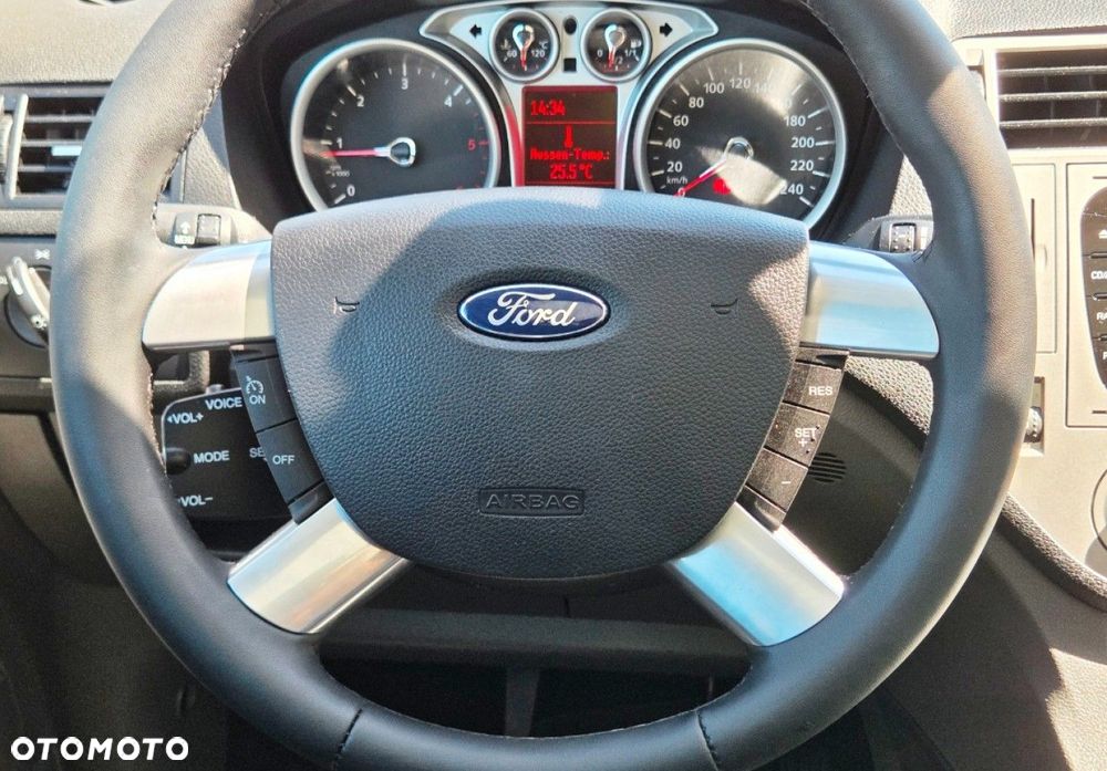 Ford Kuga - 15