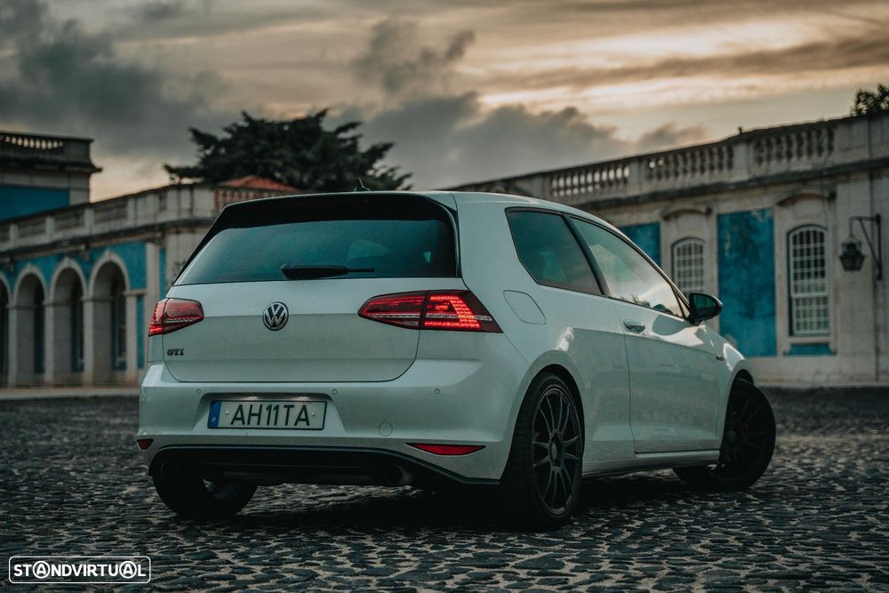 VW Golf GTI BlueMotion - 4