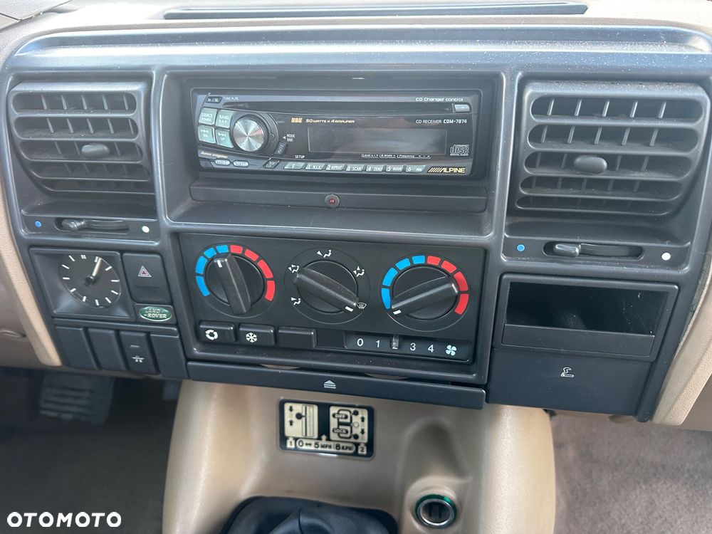 Land Rover Discovery - 24