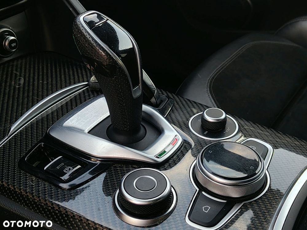 Alfa Romeo Stelvio 2.0 Turbo Veloce TI Q4 - 28