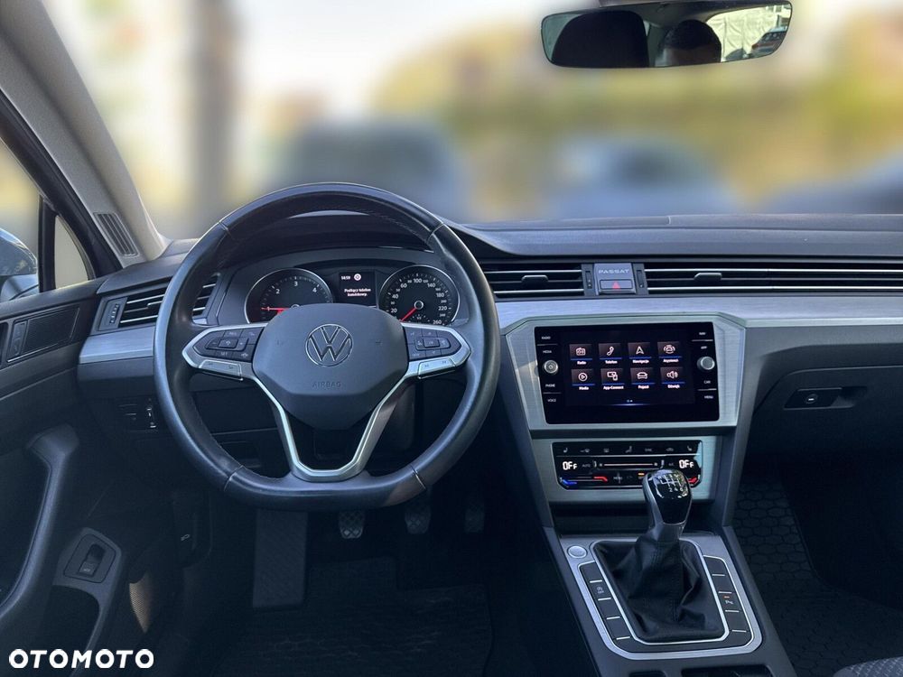 Volkswagen Passat - 14