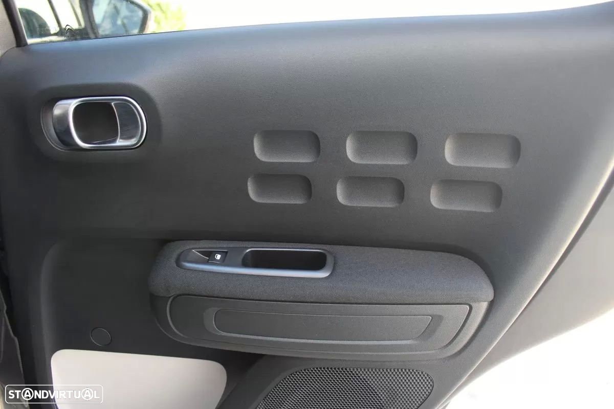 Citroën C3 1.2 PureTech Shine EAT6 - 18