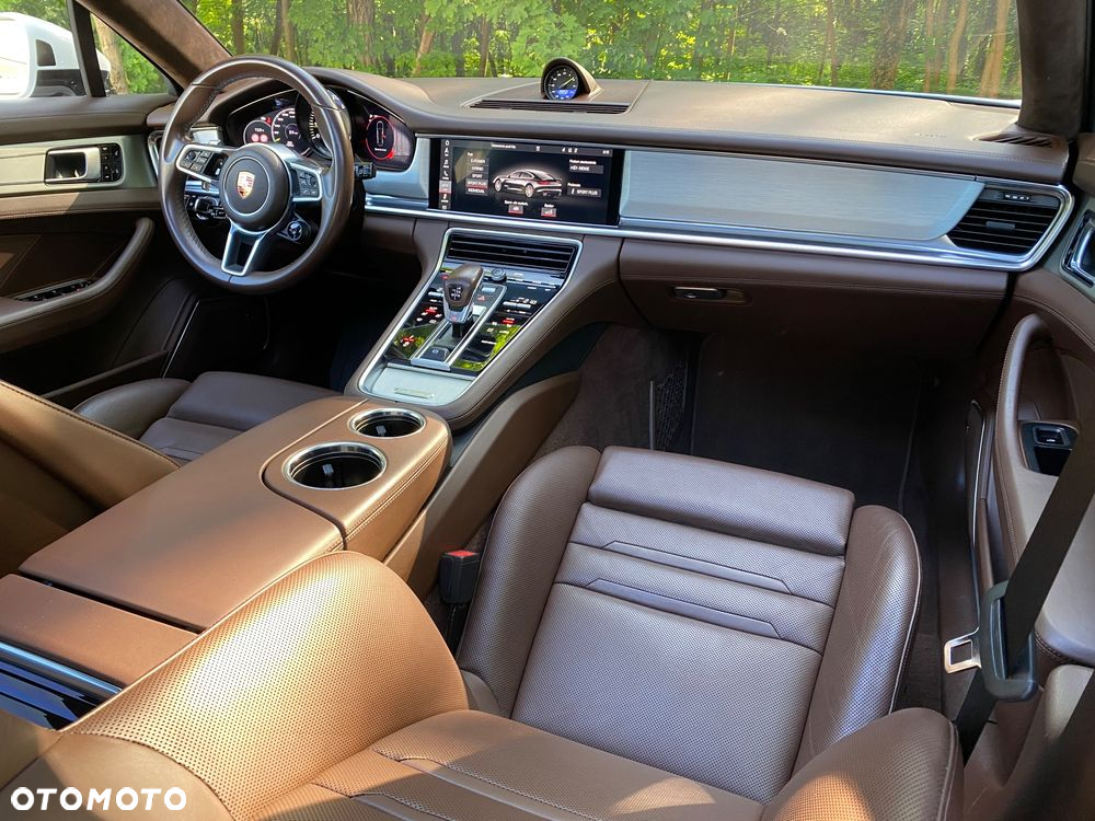 Porsche Panamera - 27