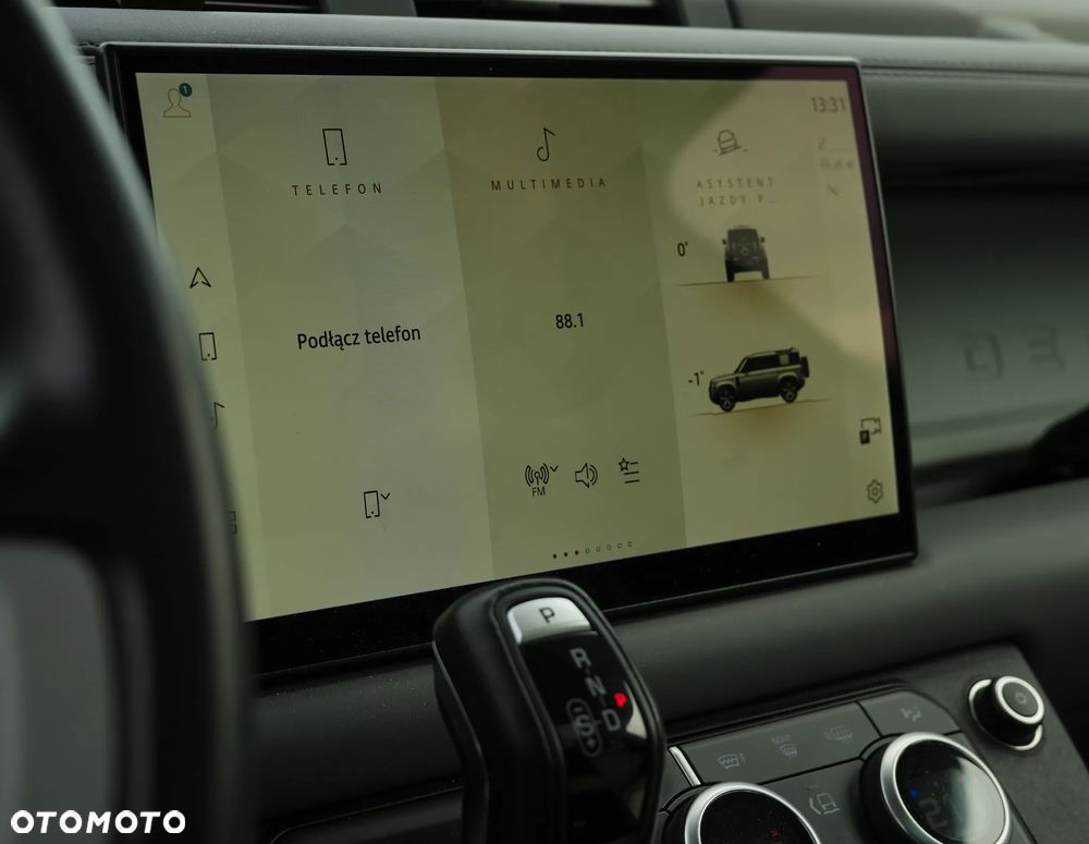 Land Rover Defender 3.0 D300 mHEV X-Dynamic HSE - 14