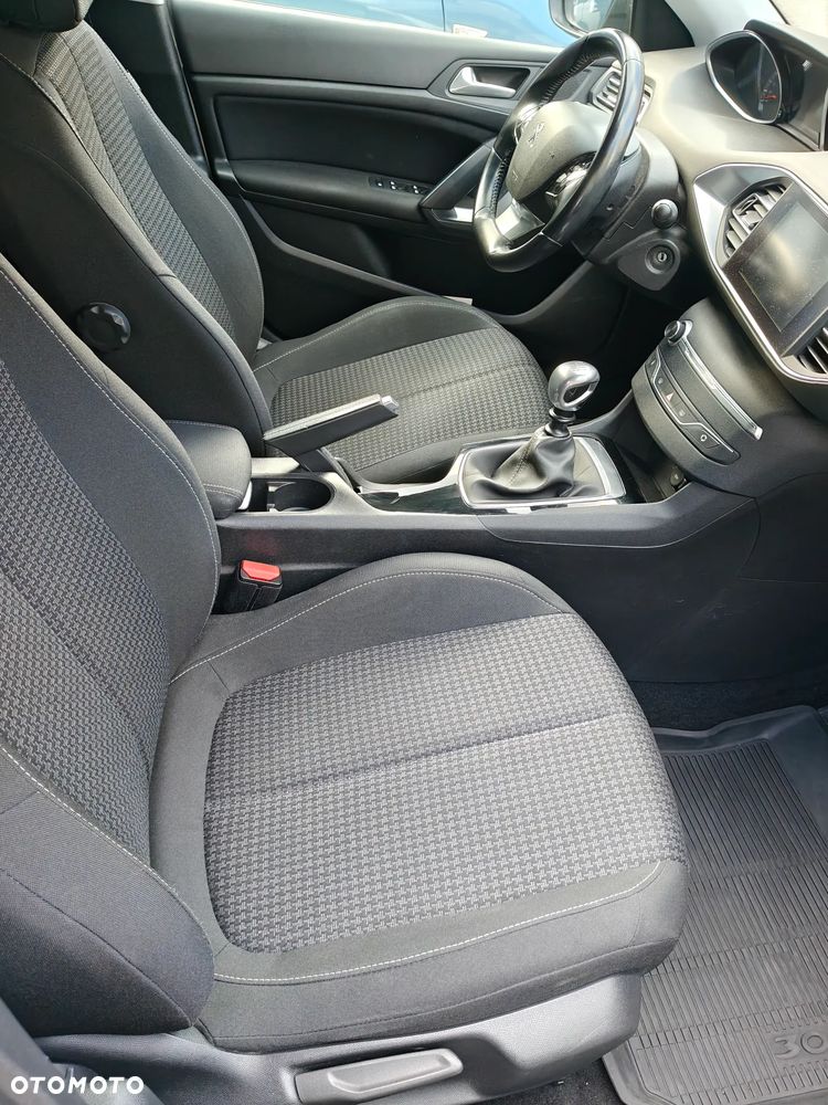 Peugeot 308 1.6 BlueHDi Active S&S - 17