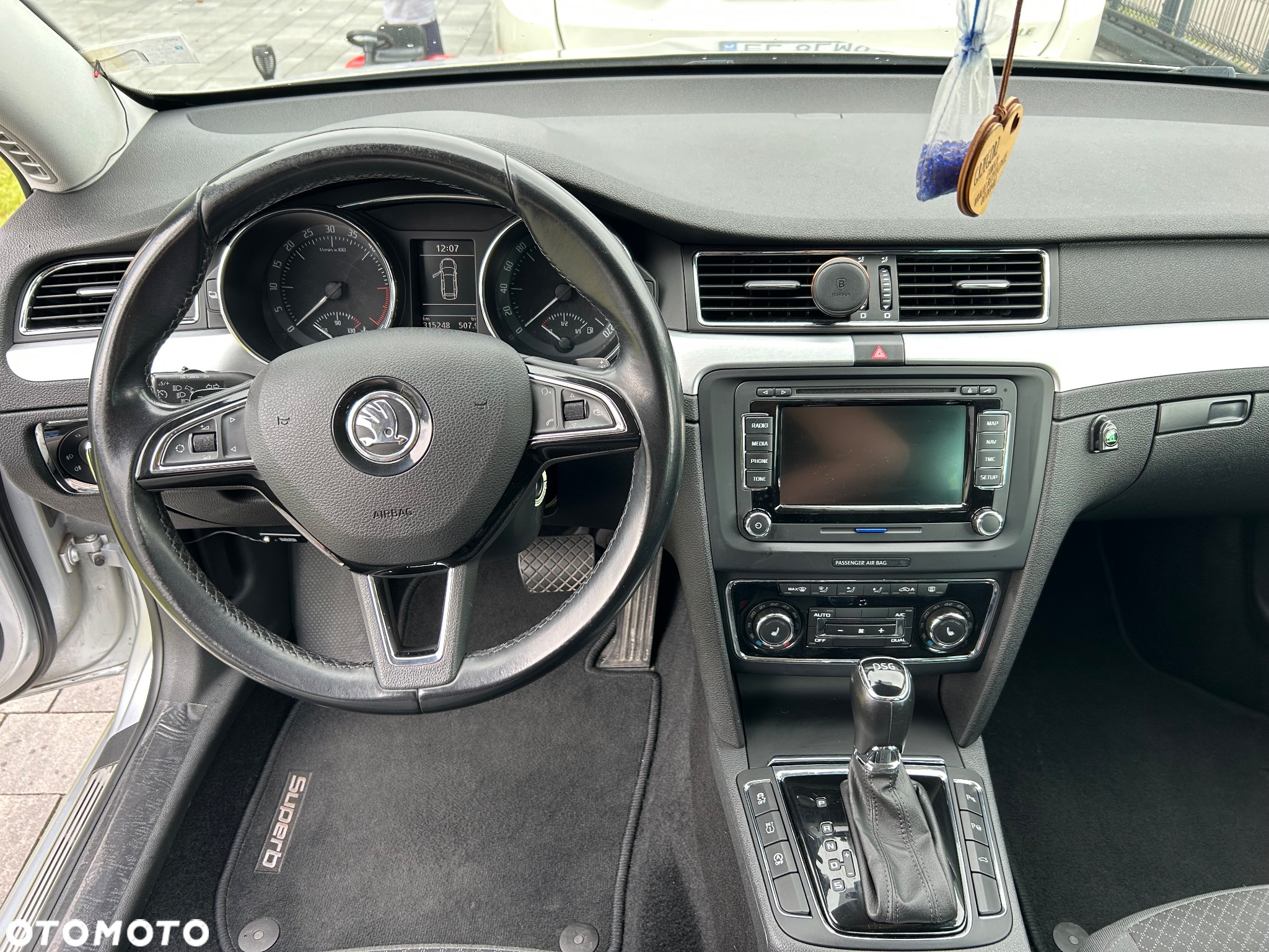 Skoda Superb 2.0 TDI Ambition DSG - 18