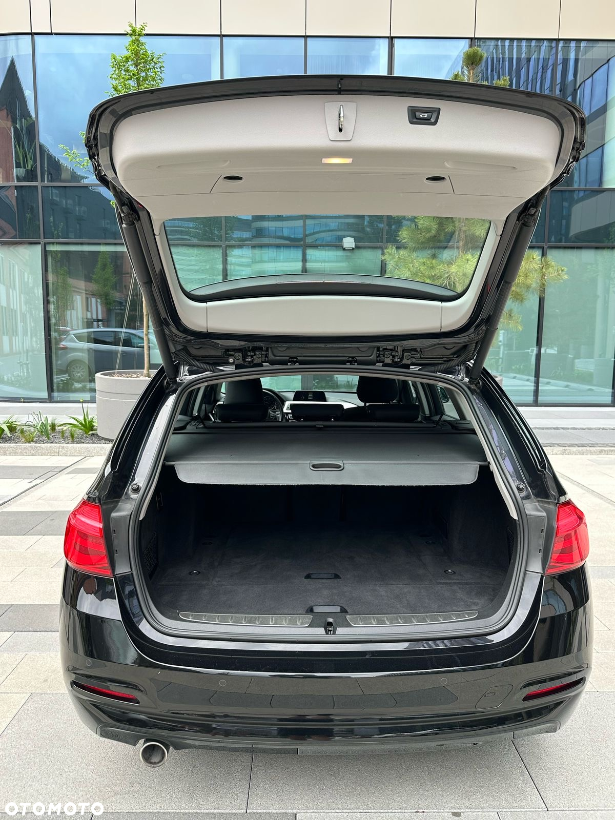BMW Seria 3 318d Touring Advantage - 19