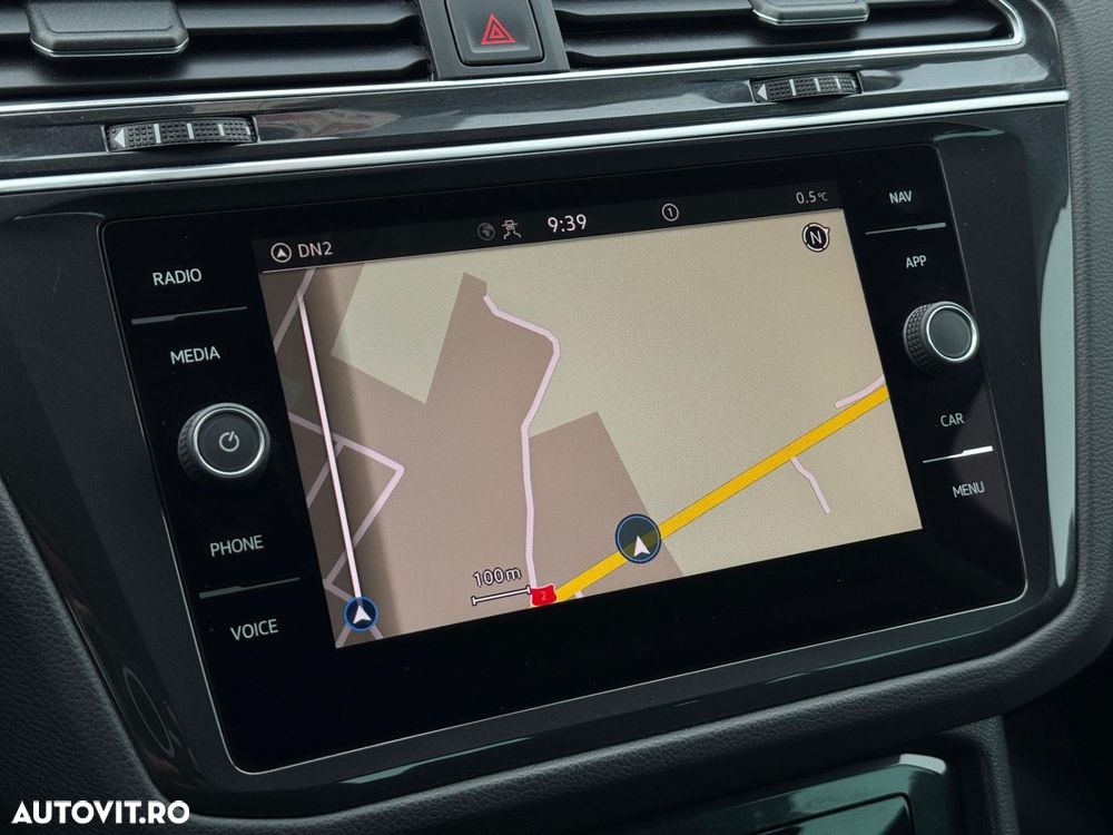 Volkswagen Tiguan - 11