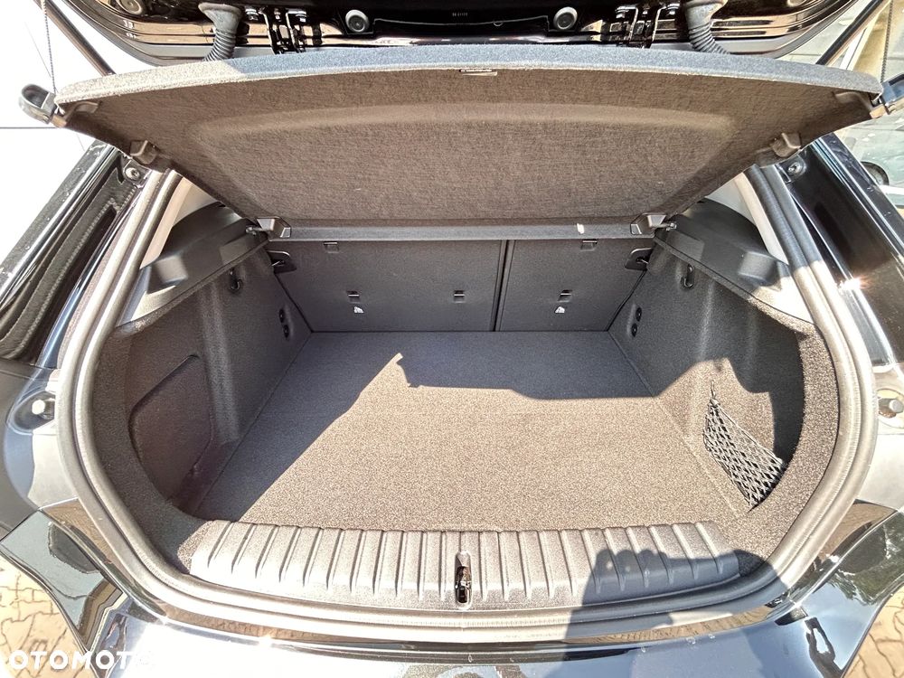 BMW Seria 1 120d mHEV - 13