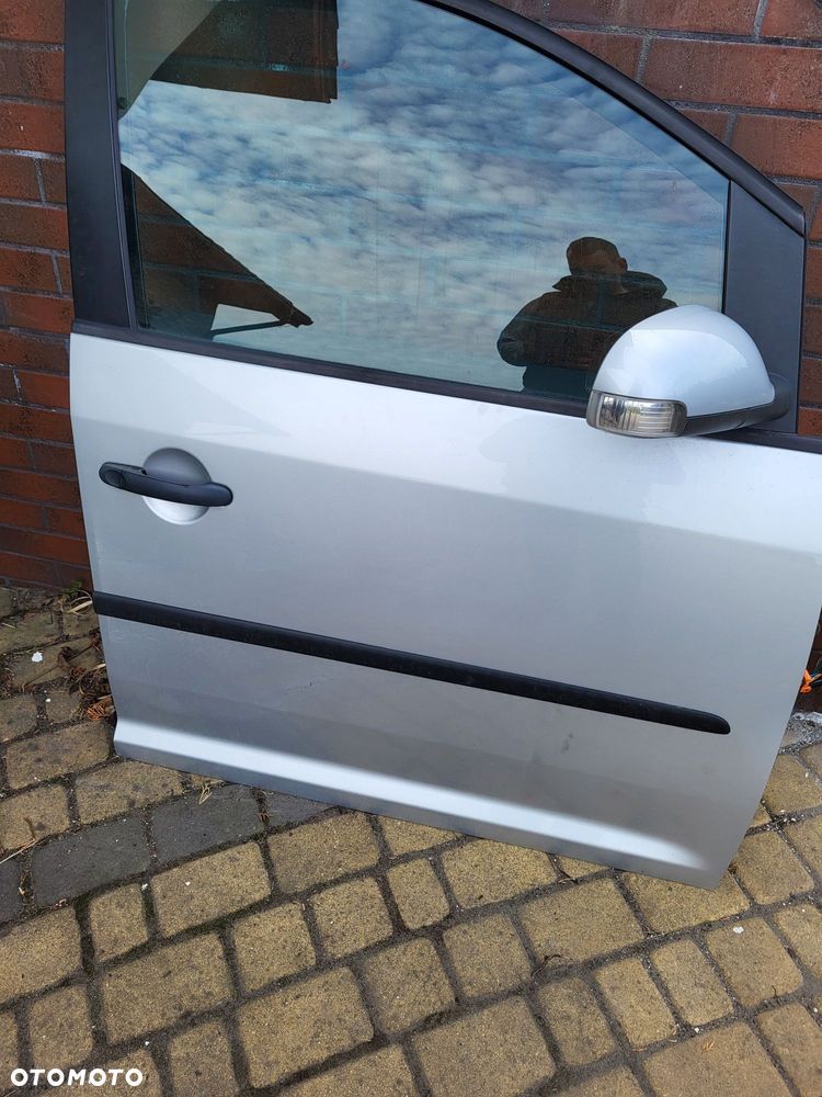 Drzwi przednie prawe vw touran lift 08r lakier la7w kompletne - 1