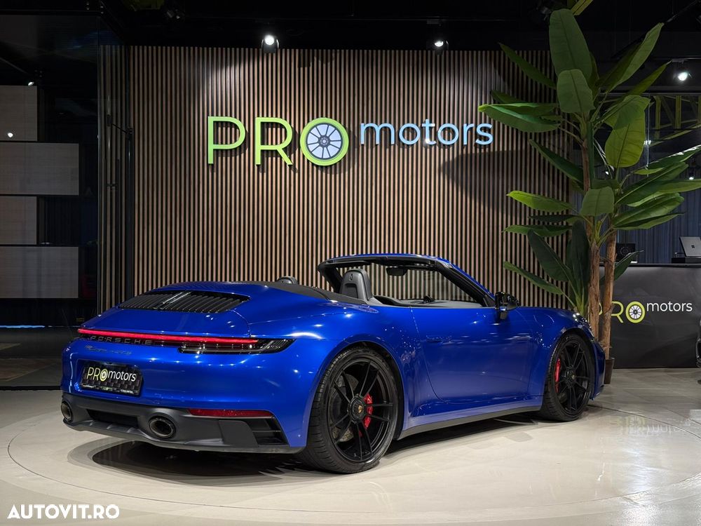 Porsche 911 Carrera 4 GTS PDK - 7