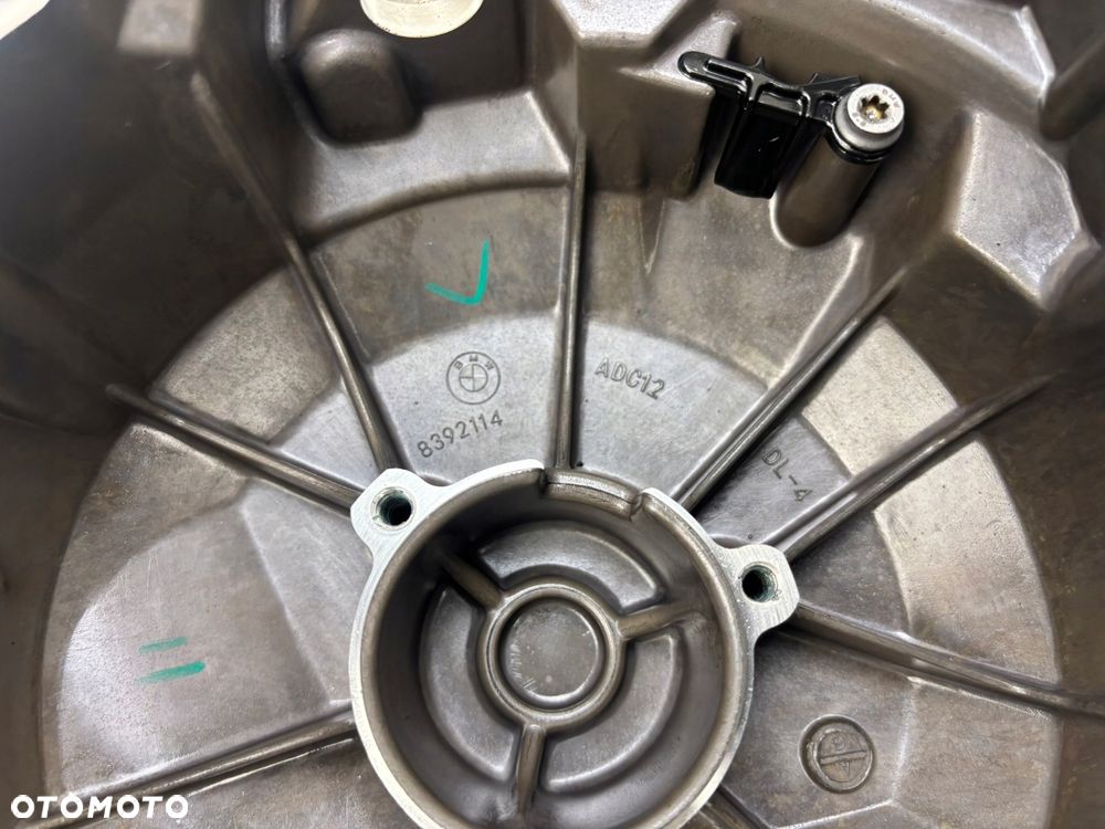 Lewy dekiel pokrywa silnika BMW F900XR 2025- Oryginał 8392214 - 12