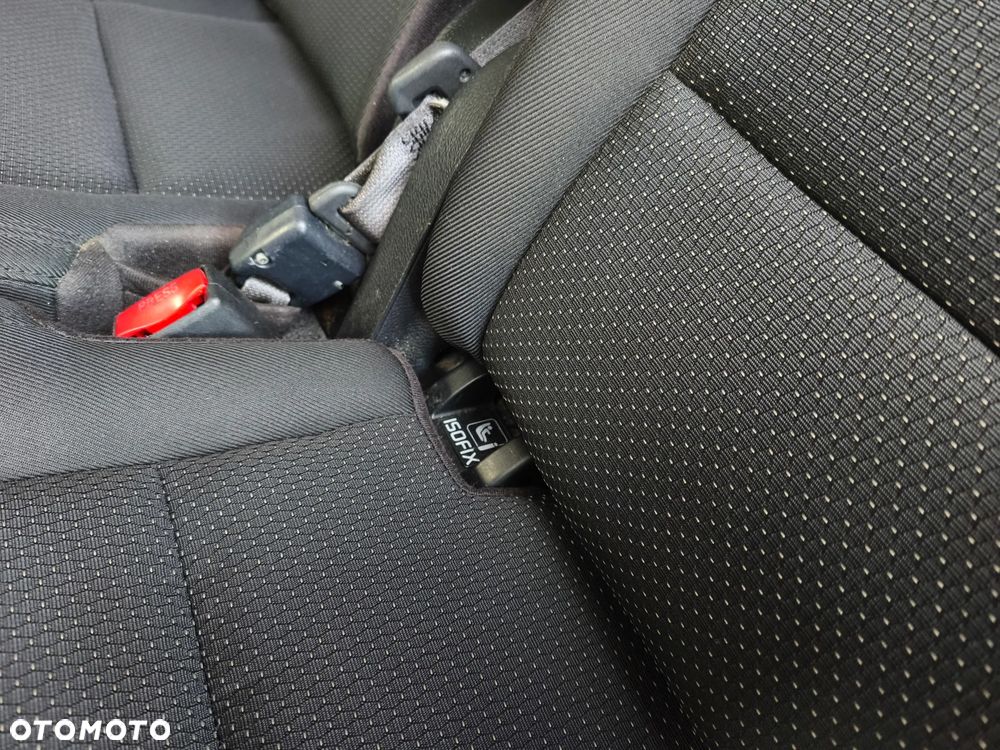 Kia Carens 1.7 CRDi M 7os EU6 - 19