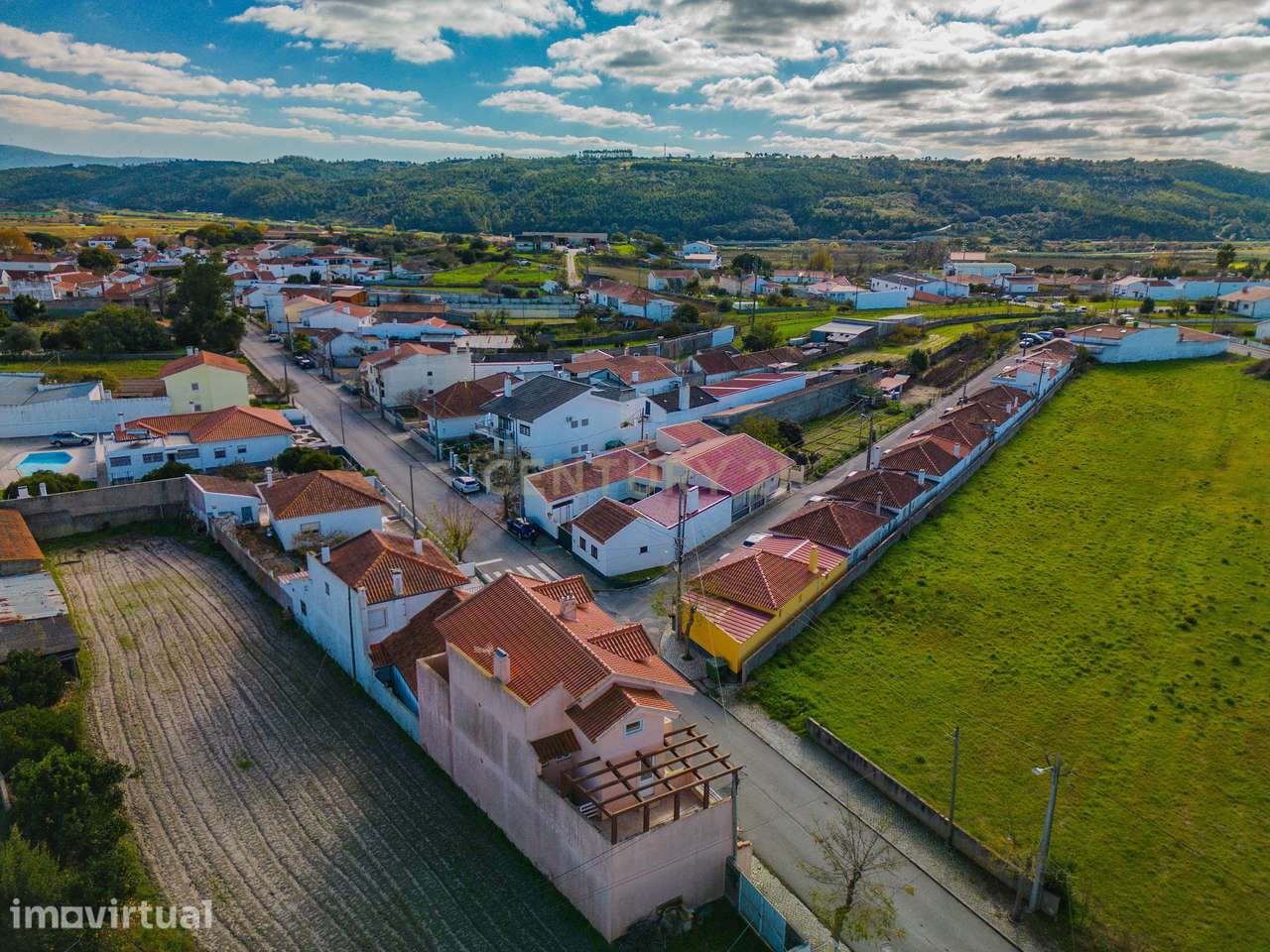 Prédio com 2 utilizações independentes | Valado dos Fades | Nazaré - Grande imagem: 3/27