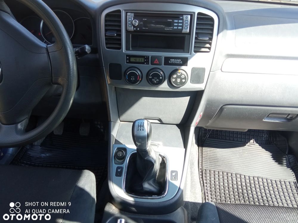 Suzuki Grand Vitara 2.0 - 18