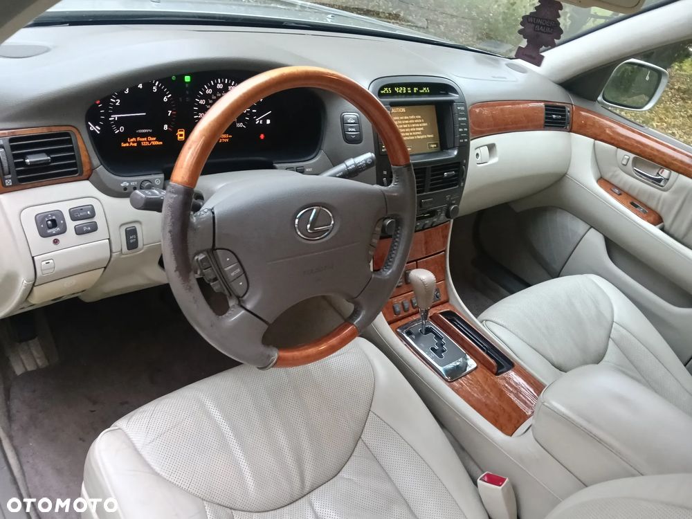 Lexus LS - 18
