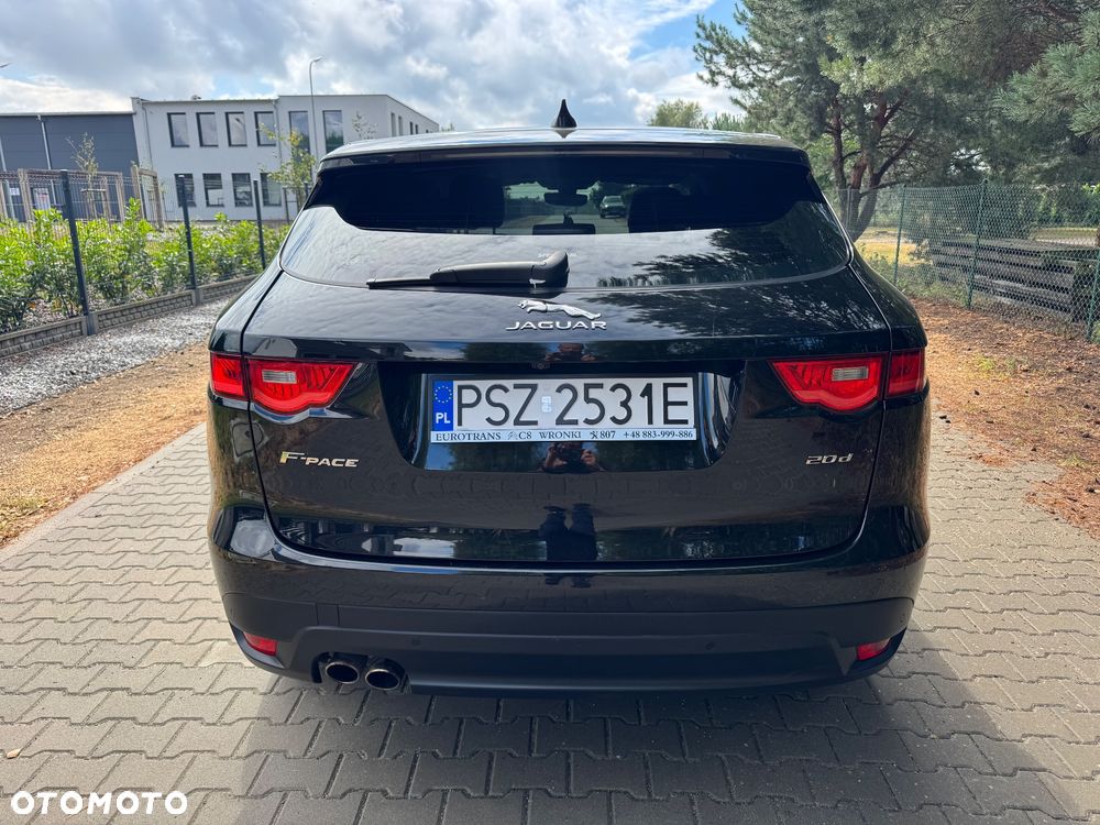 Jaguar F-Pace - 8