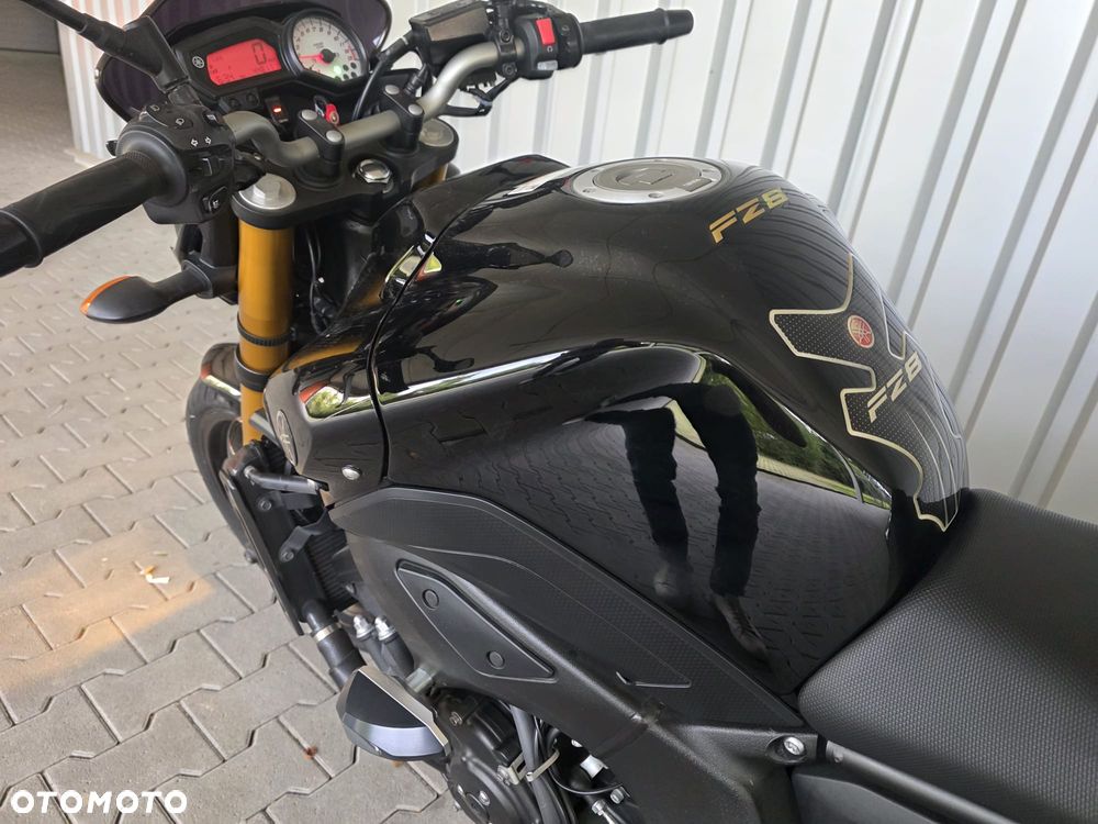Yamaha FZ8 - 6