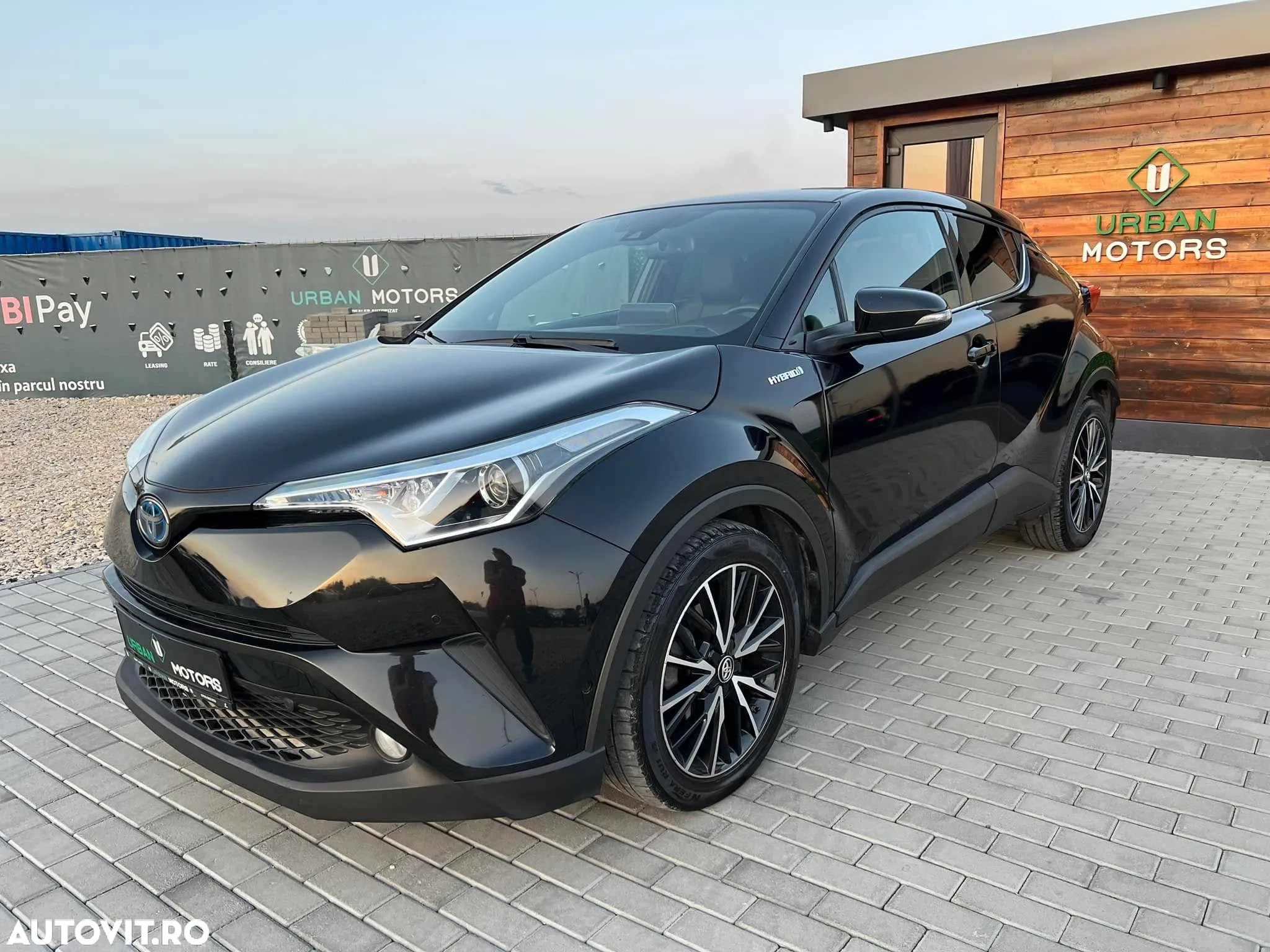 Toyota C-HR Hybrid Lounge - 12