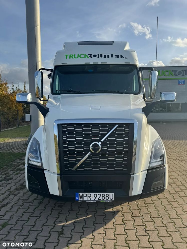 Volvo VNL860 - 9