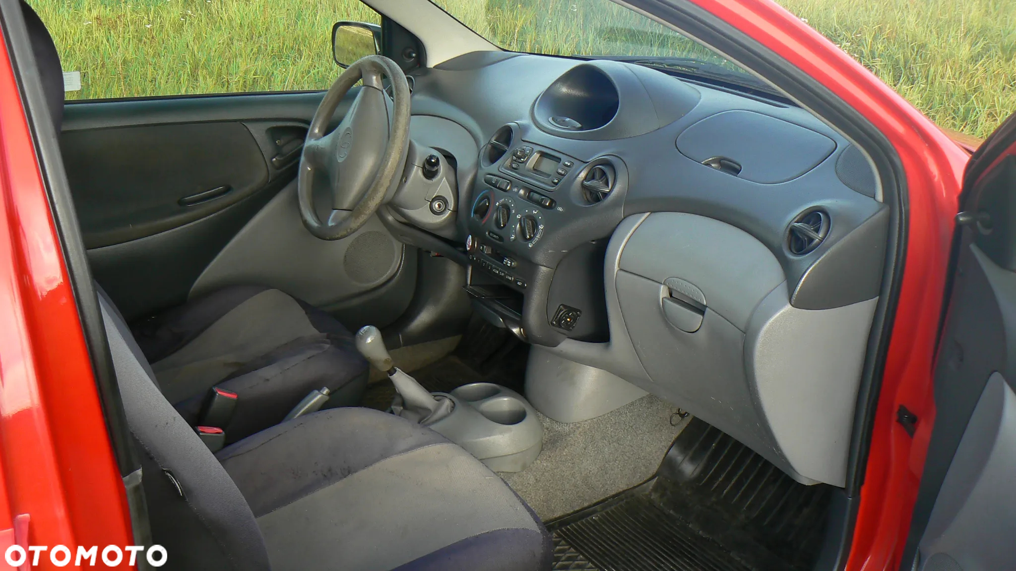 Toyota Yaris 1.0 Base - 8