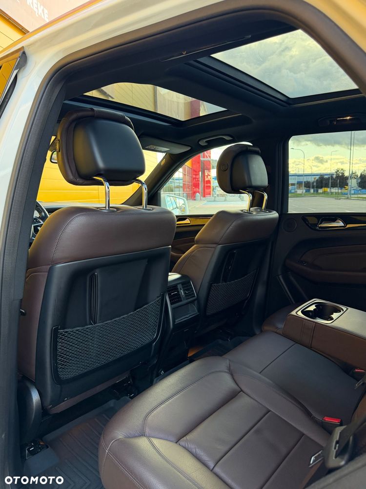 Mercedes-Benz ML - 12
