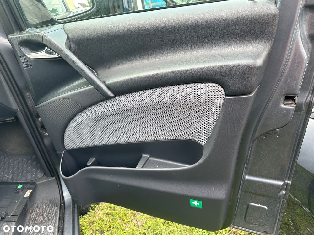 Mercedes VIANO 2,2 cdi 2012r karoseria dokumenty drzwi maska fotel klapa szyba stolik lampa lift relingi skrzynia tapicerka części long - 9