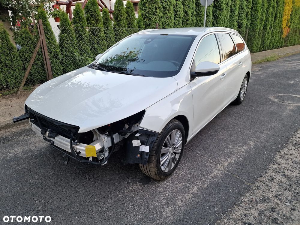 Peugeot 308 PureTech 130 GPF EAT8 Stop & Start Allure Pack - 3